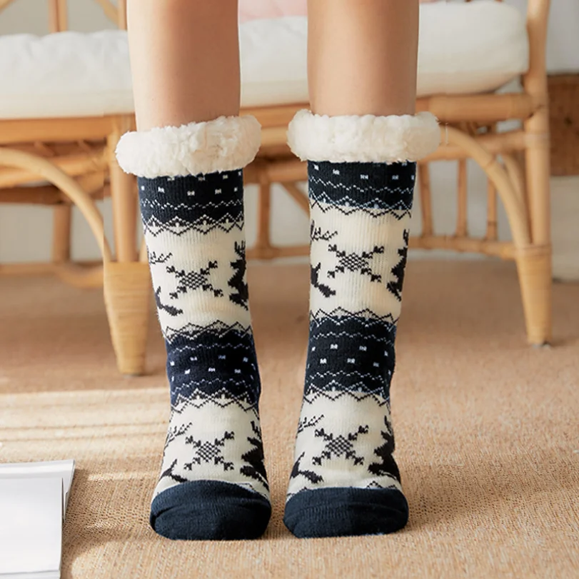 Two Color Crochet Slipper Socks Free Pattern for Women · Crazy Hands