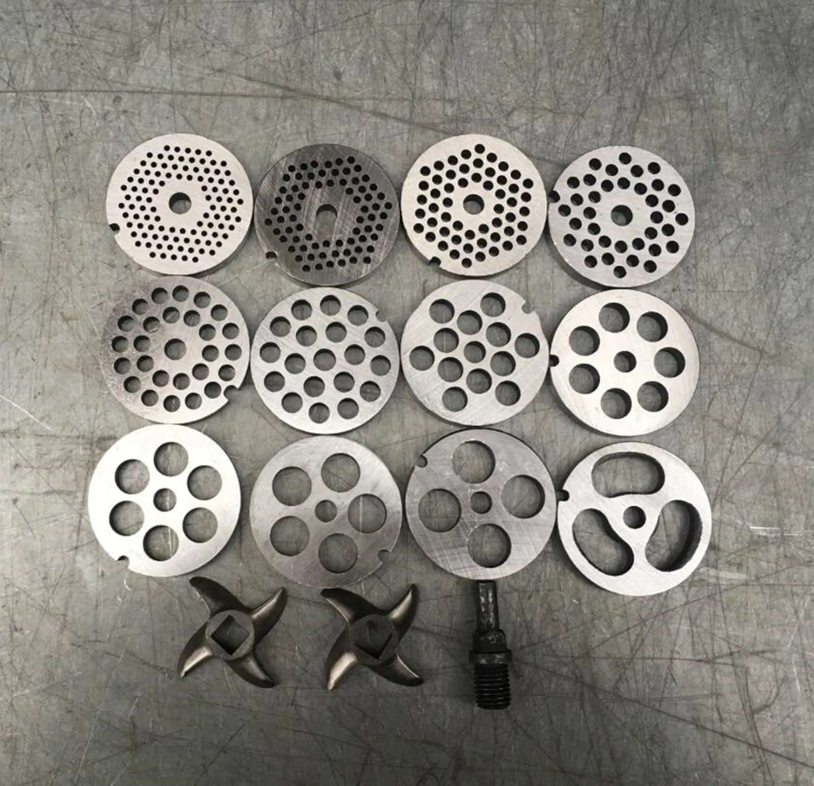 #12 Type Replaceable Meat Grinder Plate Hole 3-20mm Meat Mincer Plate Perforated Strainer Manganese Steel Chopper Disc food grinder attachments meat grinder meat grinder spare parts
