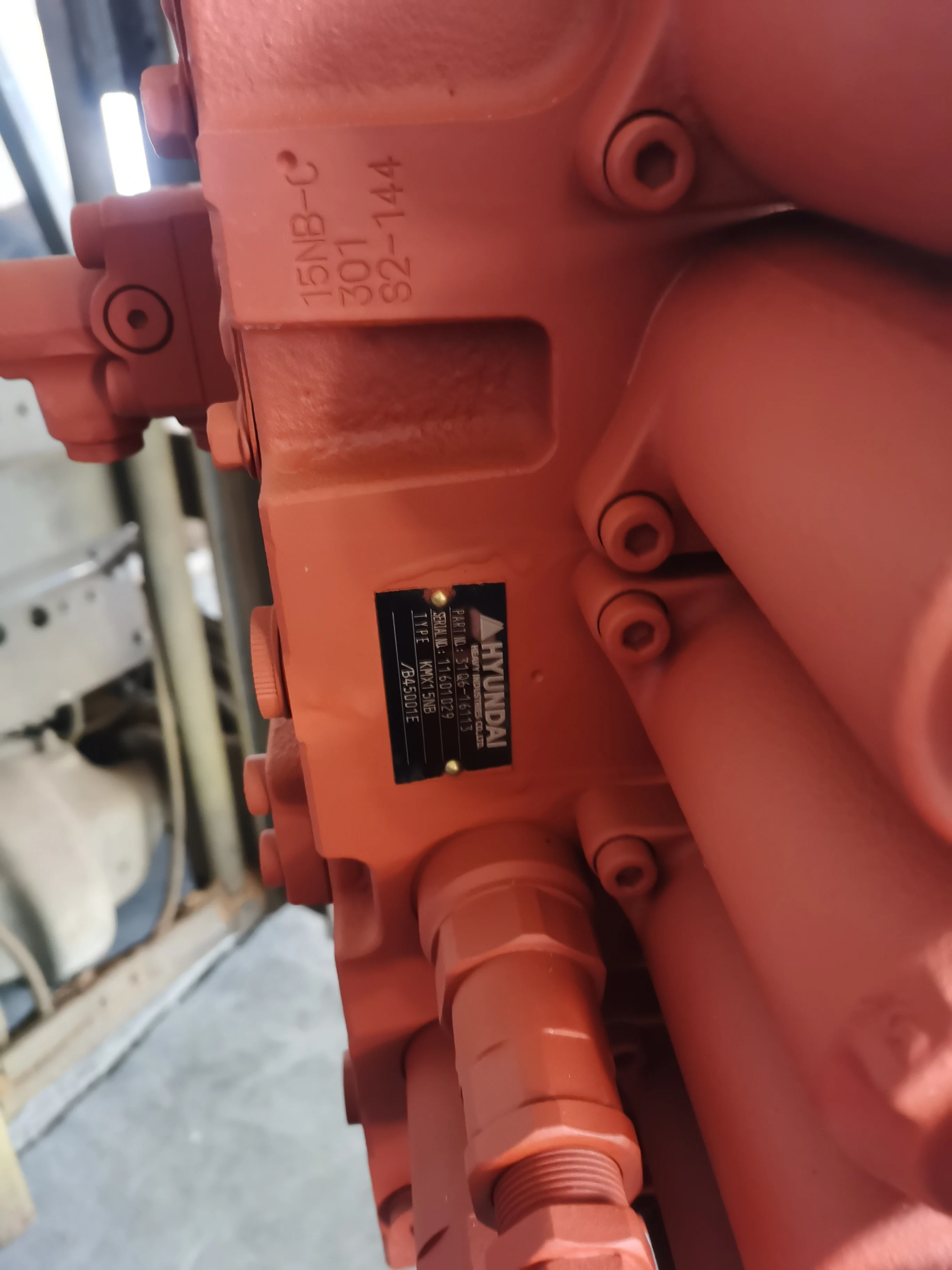 Рисунок 4 - Запчасти для экскаватора R210-7