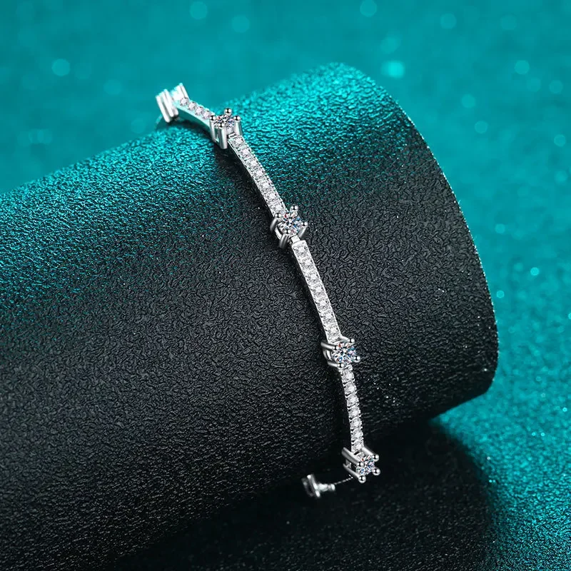 White Gold 18K 1.67ct Moissanite Bracelet for Women Niche Temperament Hand Diamond Jewelry Valentine's Day Gift for Girlfriends