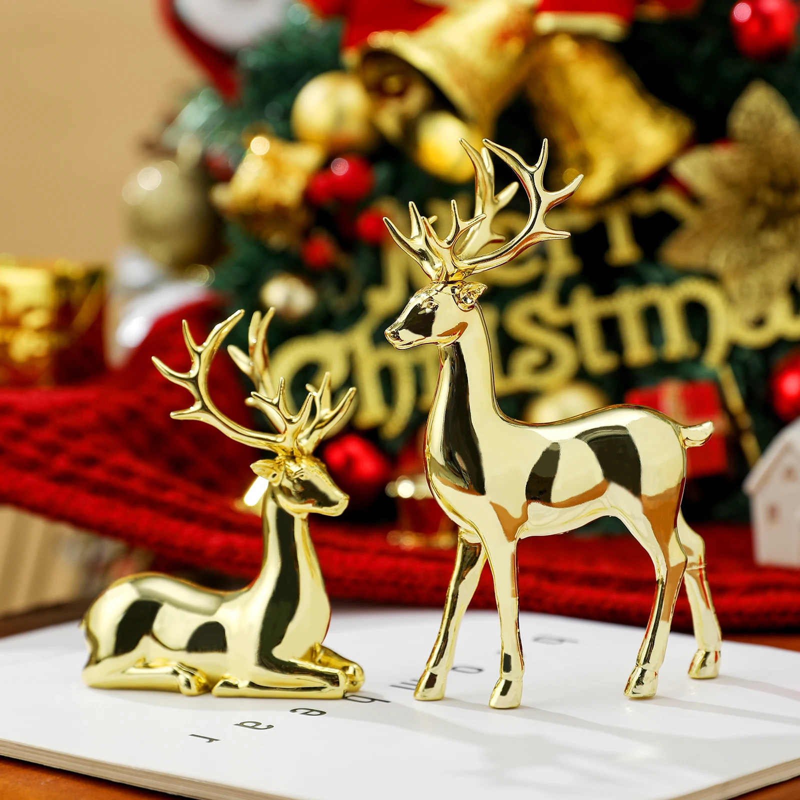 2-Piece Christmas Reindeer Resin Figurines 1