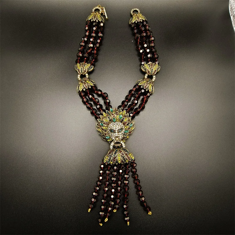 

Vintage gem lion Head multi-tassel wine red glass necklace