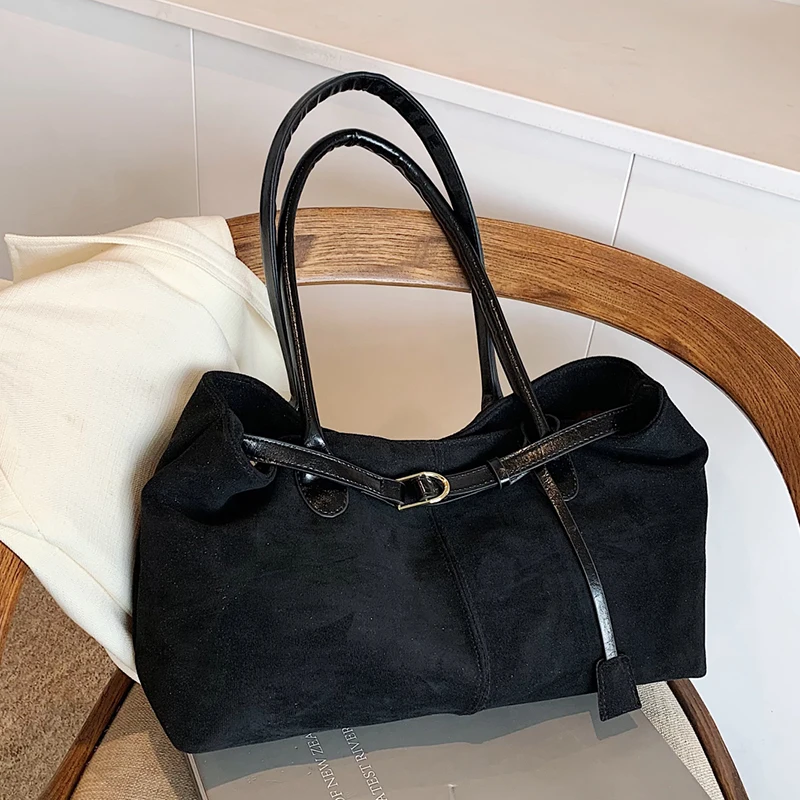 Stylish Retro Large Capacity Shoulder Bag in Classic Minimalist Design