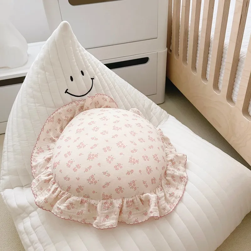 Korean Floral Cotton Round Baby Pillow With Ruffles Muslin Kids Cushion Baby Newborn Bedding Pillows Cushions Room 2