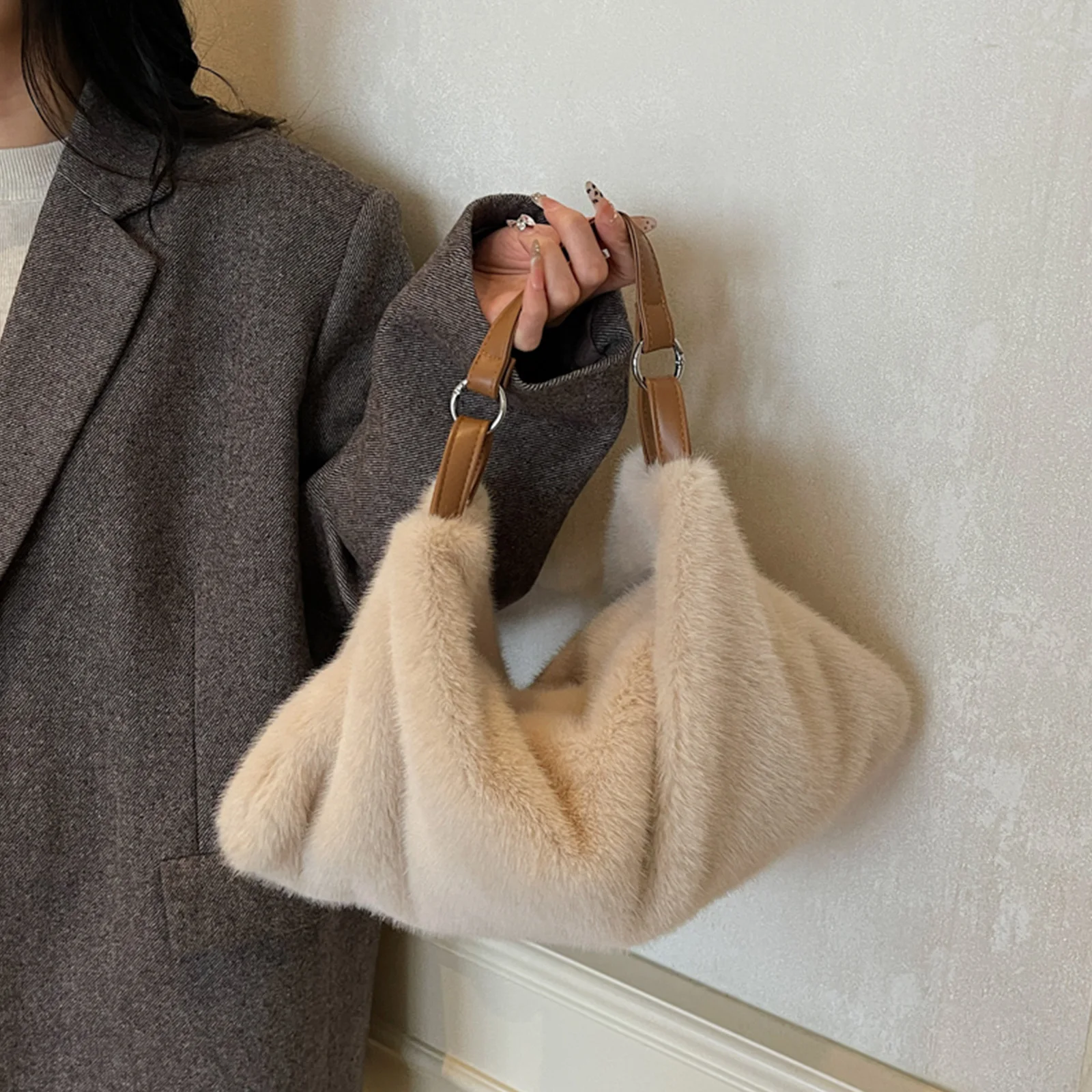 Plush Underarm Bag Large Capacity Dumpling Bags for Women Travel Shopping Everyday Use