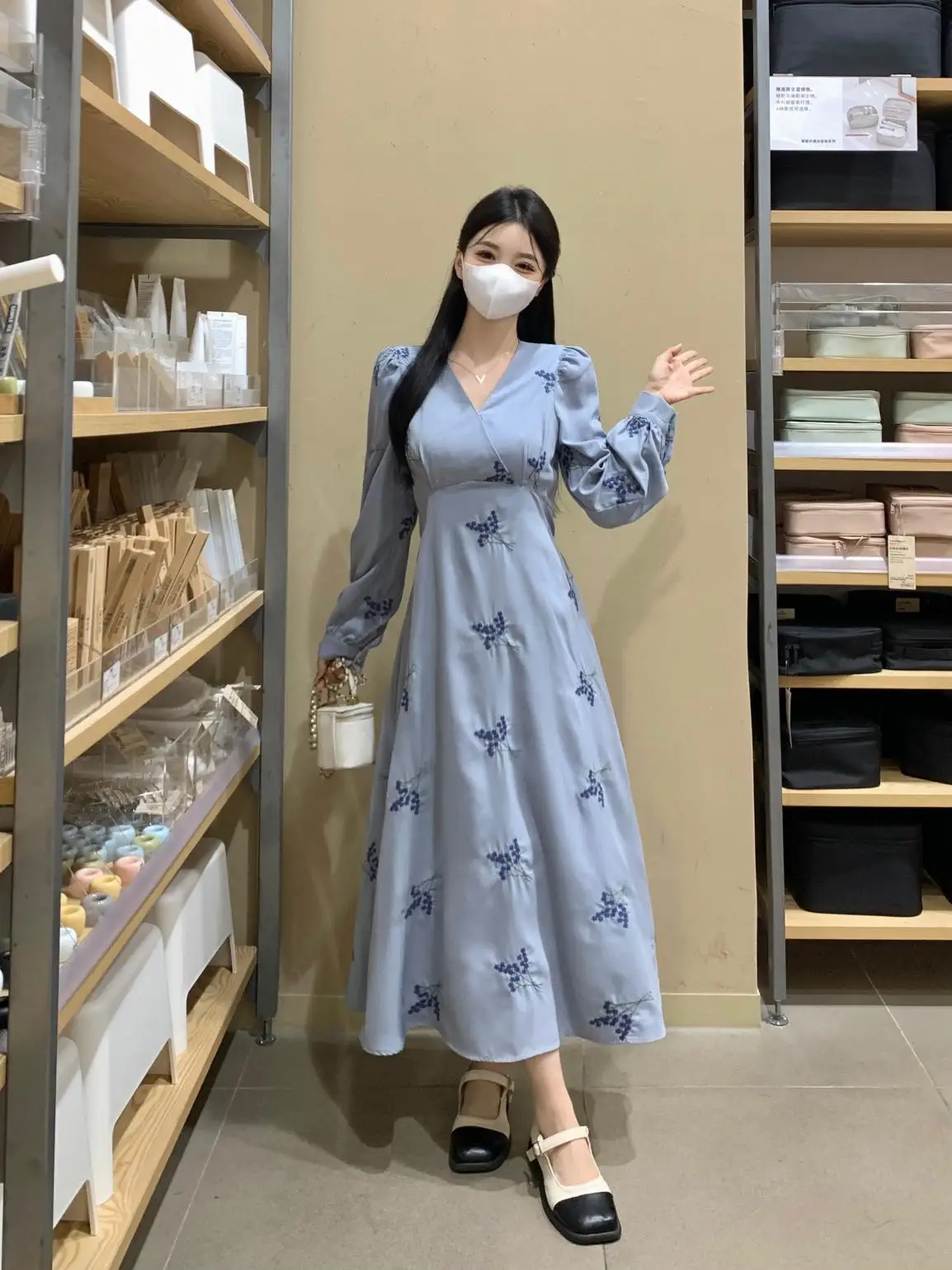 

Elegant Floral Embroidery Long Dresses For Women 2023 Female Large Size 4XL Autumn Winter Black Blue V Neck Vestidos Polyester