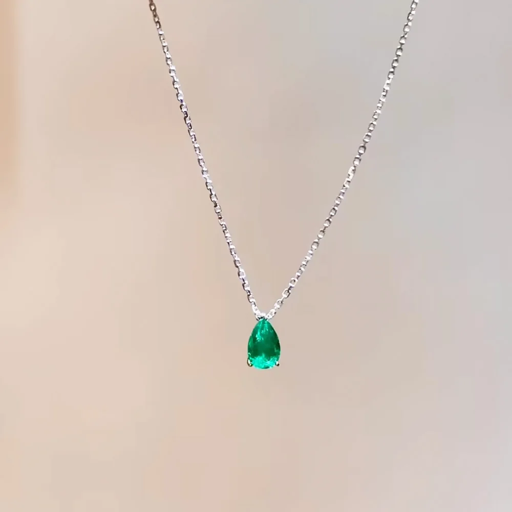 Emerald Crystal Zircon Necklace Detail