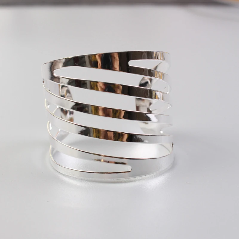 2/6/12pcs Back Pattern Metallic Wedding Napkin Rings Table Decoration Hollow Out Family Gatherings Everyday Use Napkin Buckle Ho