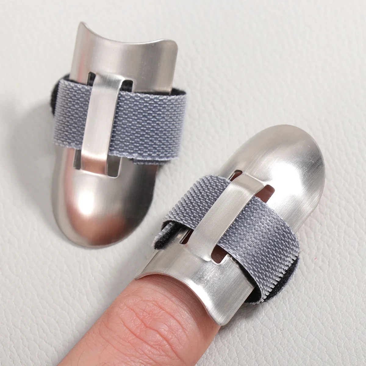 Finger Protector Guard Stainless Steel Adjustable Nail Cover Cutting Dicing Peeling Nut Sheller Kitchen Tools Dining 2Pcs