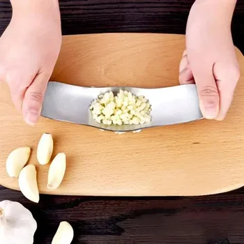 Kitchen Gadgets Stainless Steel Garlic Press Crusher Multifu Cooking Tools Manual Garlic Mincer Chopping Fruit Vegetable Tool