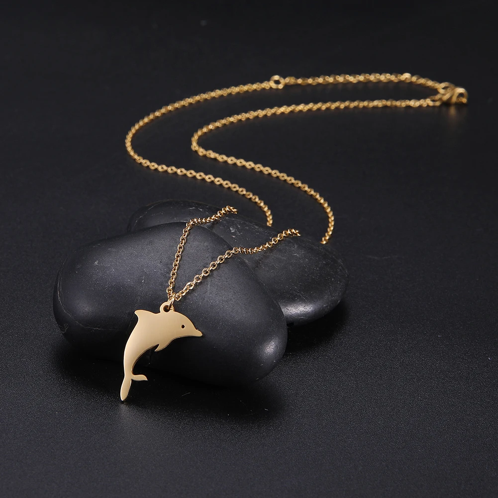 Amaxer Dolphin Necklace close-up
