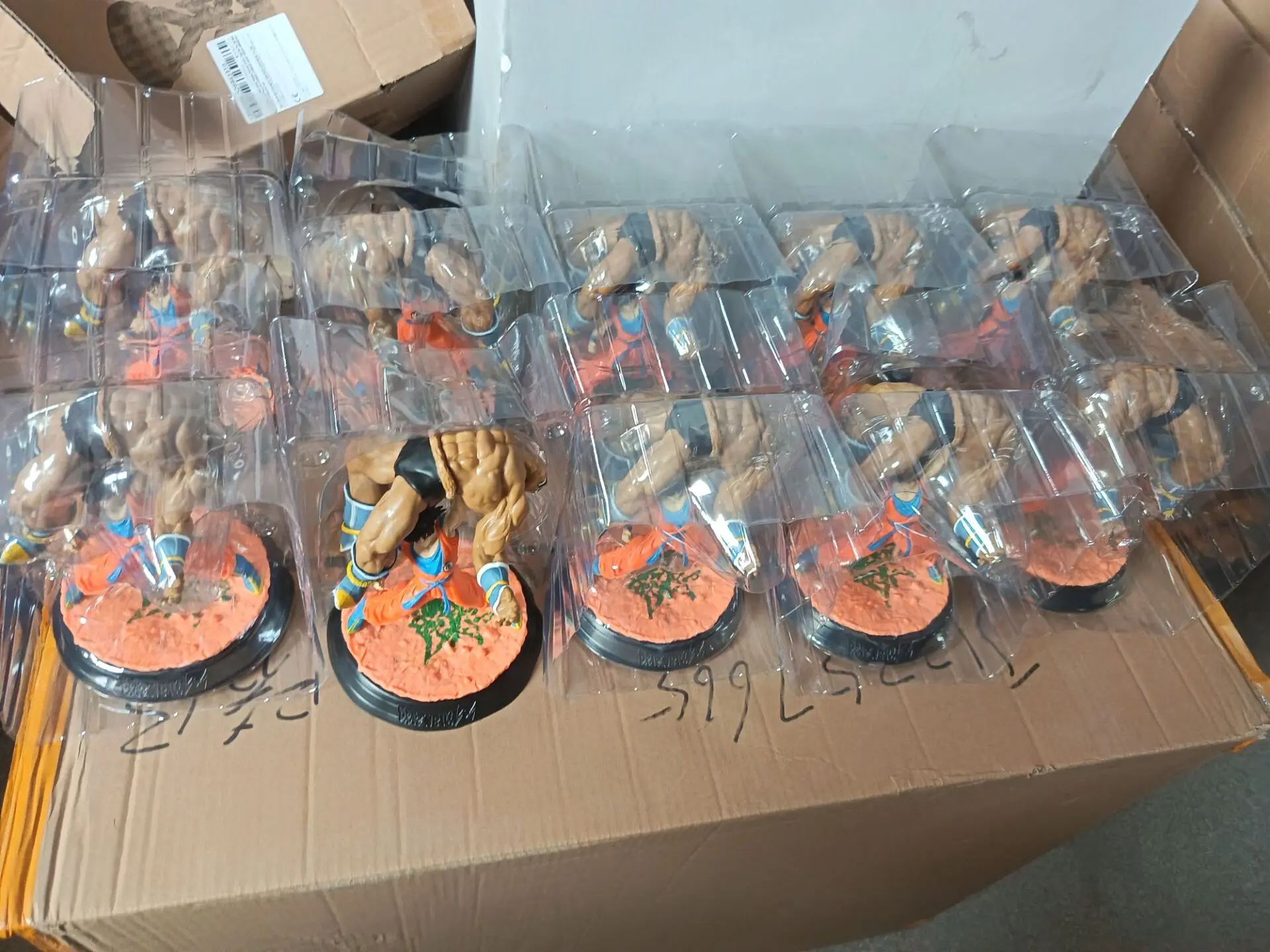 SON GOKU SUPER Saiyan Action Figure Dragon Ball Figures PVC Collection