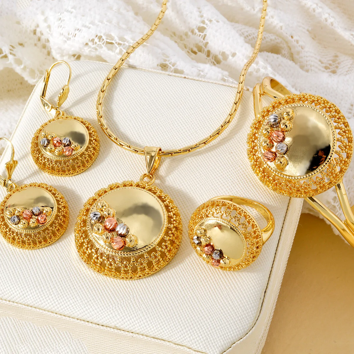 Parure Bijoux 3 Pièces (collier, Bracelet, Boucles D'oreilles) – Plaqué Or 18K Sur Acier – Neuf Sans Boîte