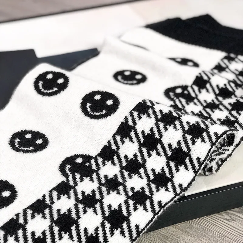 Designer Smiling Face Scarf Women Instagram Fashion Knitted Wool Shawls Neckwarmer Wrap Female Luxury Winter Plaid Scarves