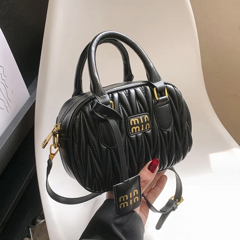 

2023 New Bowling Bag Pleated Diamond Lattice Embroidery Line Fashion Handbag Shoulder Crossbody Bag Women's Bag