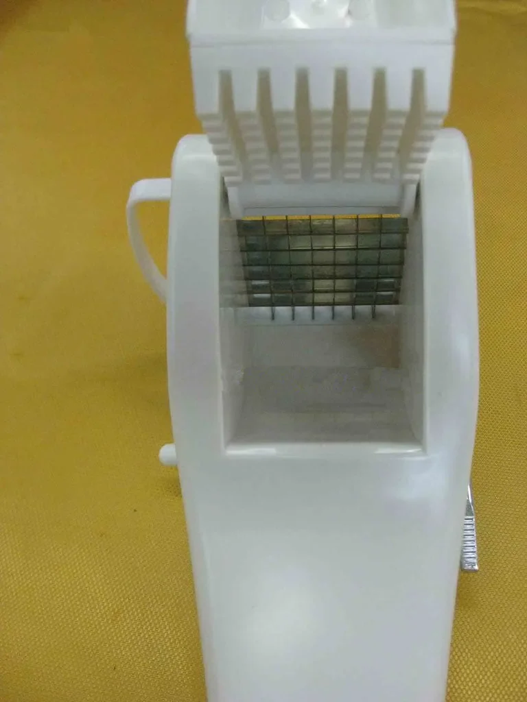 1PC Portable Fries Cutter French Fries Potato Chips Cutter Vegetable Fruit Natural Cutting Slicer Kitchen Cooking Tool OK 0479