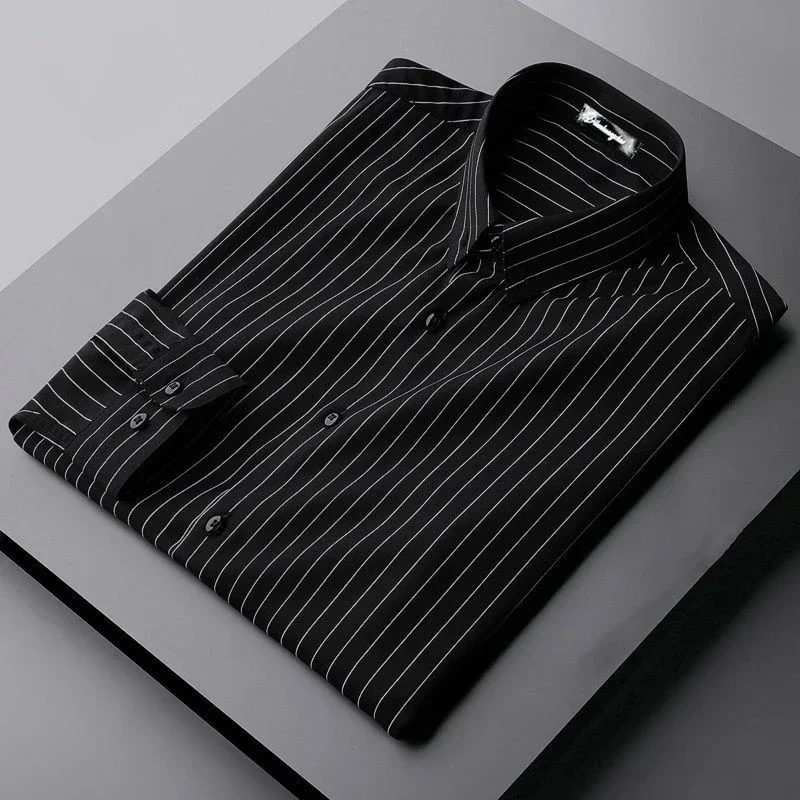 thumbnail image 1 of Camisas para hombre Camisa de rayas para hombre negra Venta de ropa popular coreana Cosas baratas con estilo coreano Asia Xxl Botones I, 1 of 4