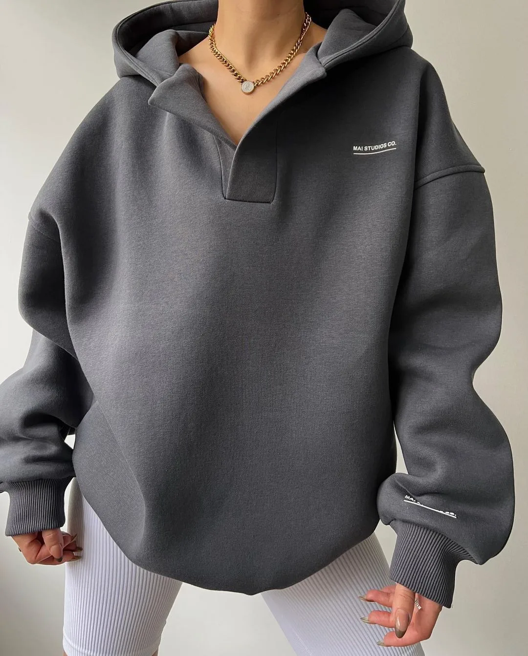 

Plush hooded letter printed sweater 2023 Autumn/Winter Europe and America new long sleeved basic versatile V-neck sweater