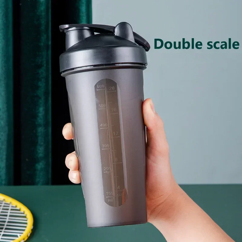 Portable Protein Powder Shaker Bottle Leak Proof Water Bottle for Gym Fitness Training Sport Mixing Cup with Scale 600ML