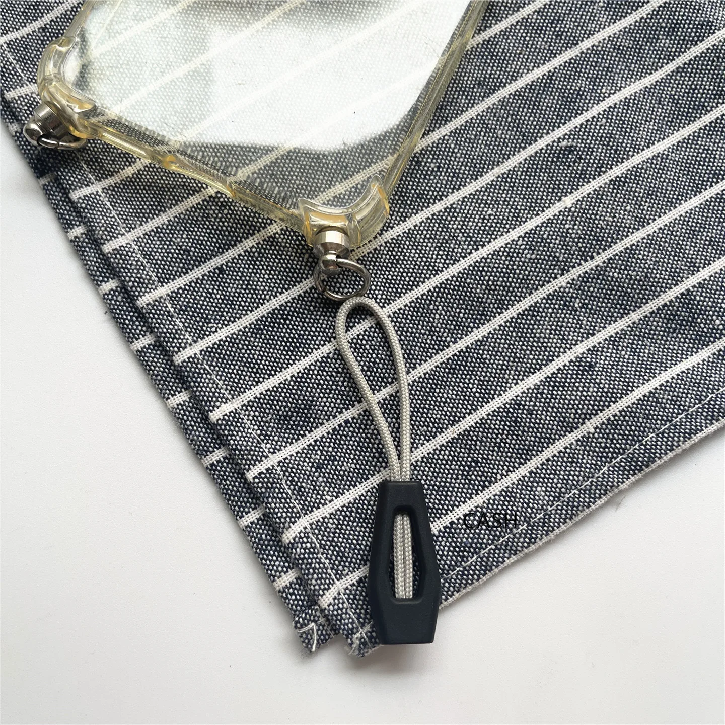 Compact Luxury Lanyard Accessory - Elegant Decorative Chain with Phone Ring