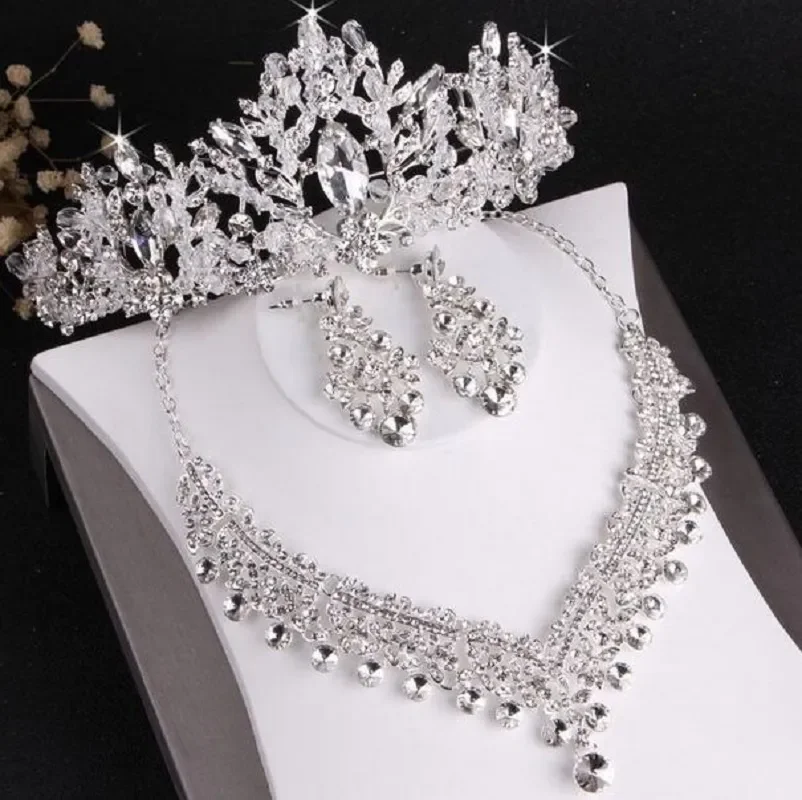 

High-end Bride Wedding Crown Headpieces Necklace Earrings Three-piece Set Designer White Crystal Handmade Fine Craft
