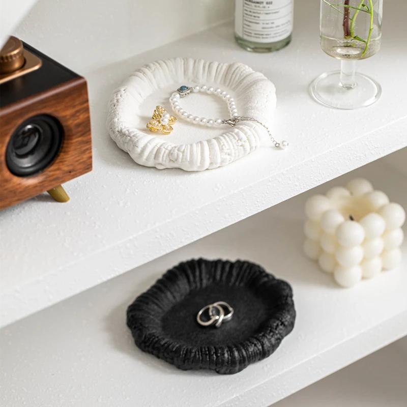 Nordic Simplicity Jewelry Tray Creative Irregular Shape Ceramic Material Photo Prop Jewelry Storage Display Tray Home Decor Tray 2