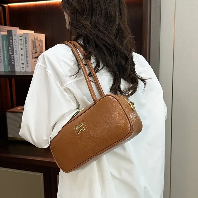 حقيبة ساعي نسائية أنيقة بلون موحد 2025، حقيبة بوسط...