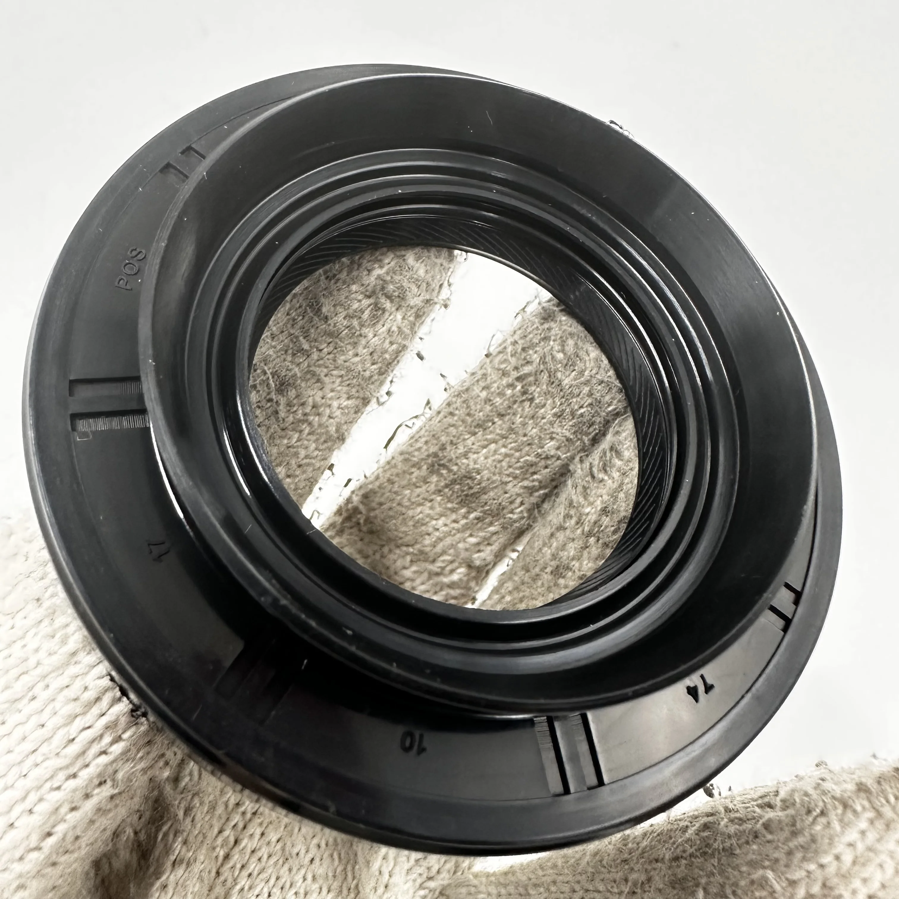 Car Accessorie 452453B110 45245-3B110 45245 3B110 6 SPEED 2WD Auto TRANSMISSION CASE Output Shaft Oil Seal for Hyundai Santa Kia