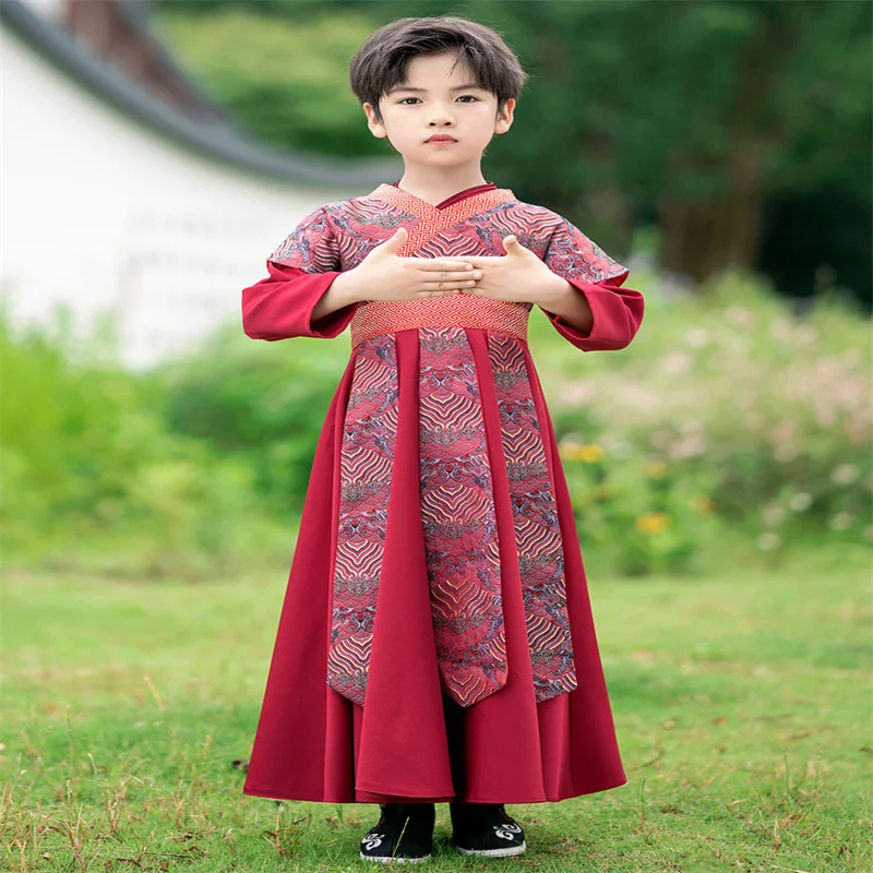 Рисунок 5 - Традиционная одежда для весны и осени