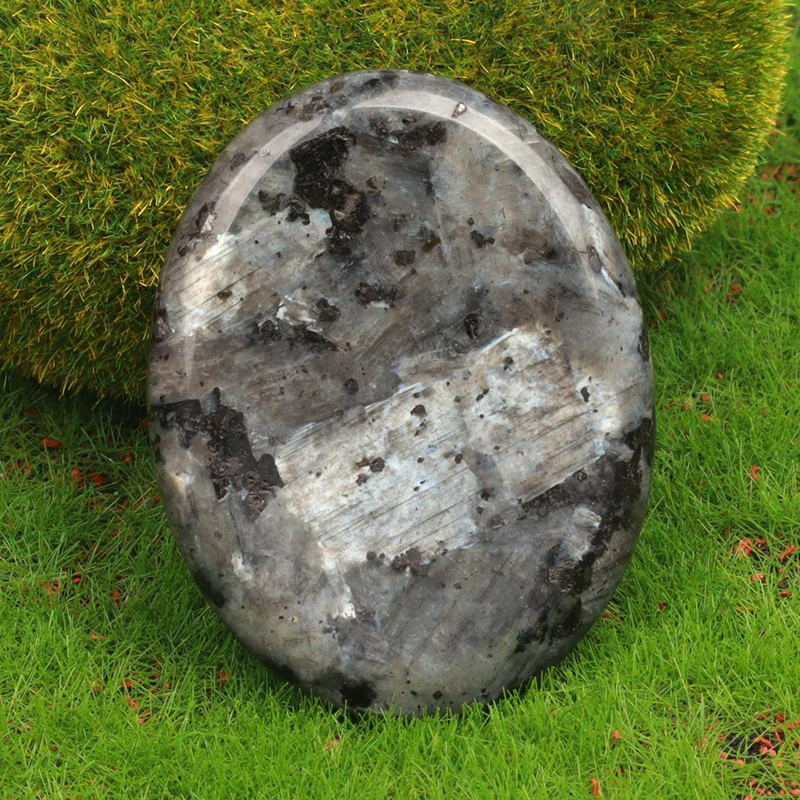 Jade Chakra Healing Palm Stone – Natural Crystal Quartz Worry Stone for Home Decor and Wellness