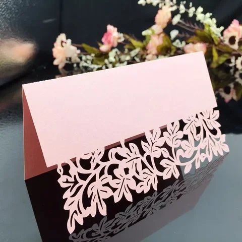 

25pcs/Lot Table Name Place Cards Hollow out Luxury Wedding Christmas Birthday Party Invite Cards Wedding Decoration
