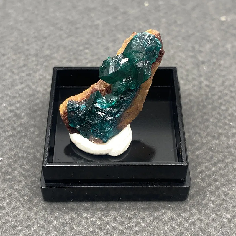 100% natural  Congo dioptase raw stone mineral specimen healing crystal gem collection +Box size：27*27*25 mm