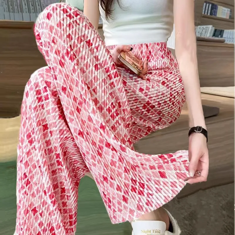 Широкие брюки для женщин на весну и лето