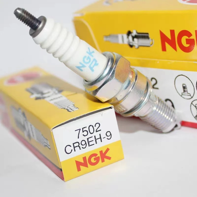 Candela Originale Ngk Cr9Eh-9 Applicabile A Honda Cbr250 Cb400 Cbr Vt250 5666 7502