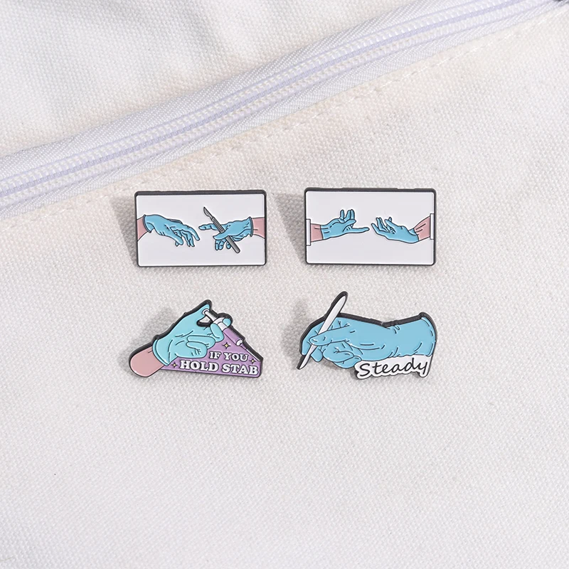 Chirurg Handschuhe Emaille Pins Cartoon chirurgischen Arzt Hand Steady Broschen Rucksack Revers Abzeichen Schmuck Geschenk für medizinische Freunde – Detail 5