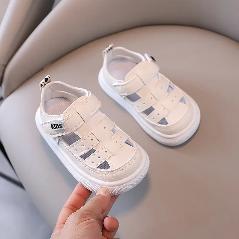 Fashion New Children Sandals Lightweight and Versatile Boys Beach Shoe Non Slip Girls Leather Shoes Comfort Soft Soled Shoe