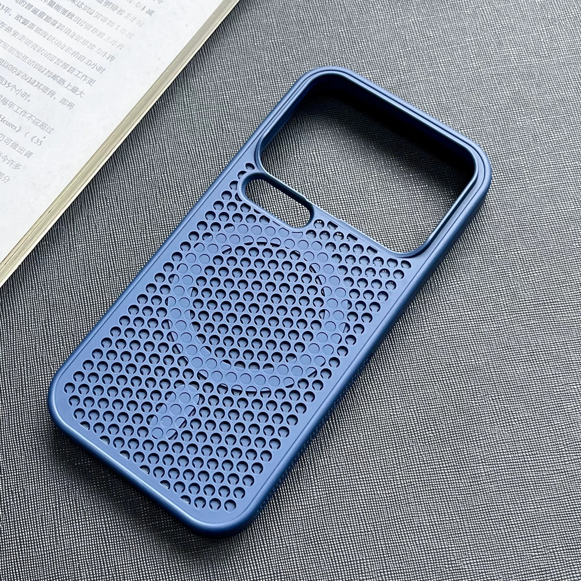 Luxury Magnetic Cooling Honeycomb Silicone Shockproof Case with Wireless Charging Capability