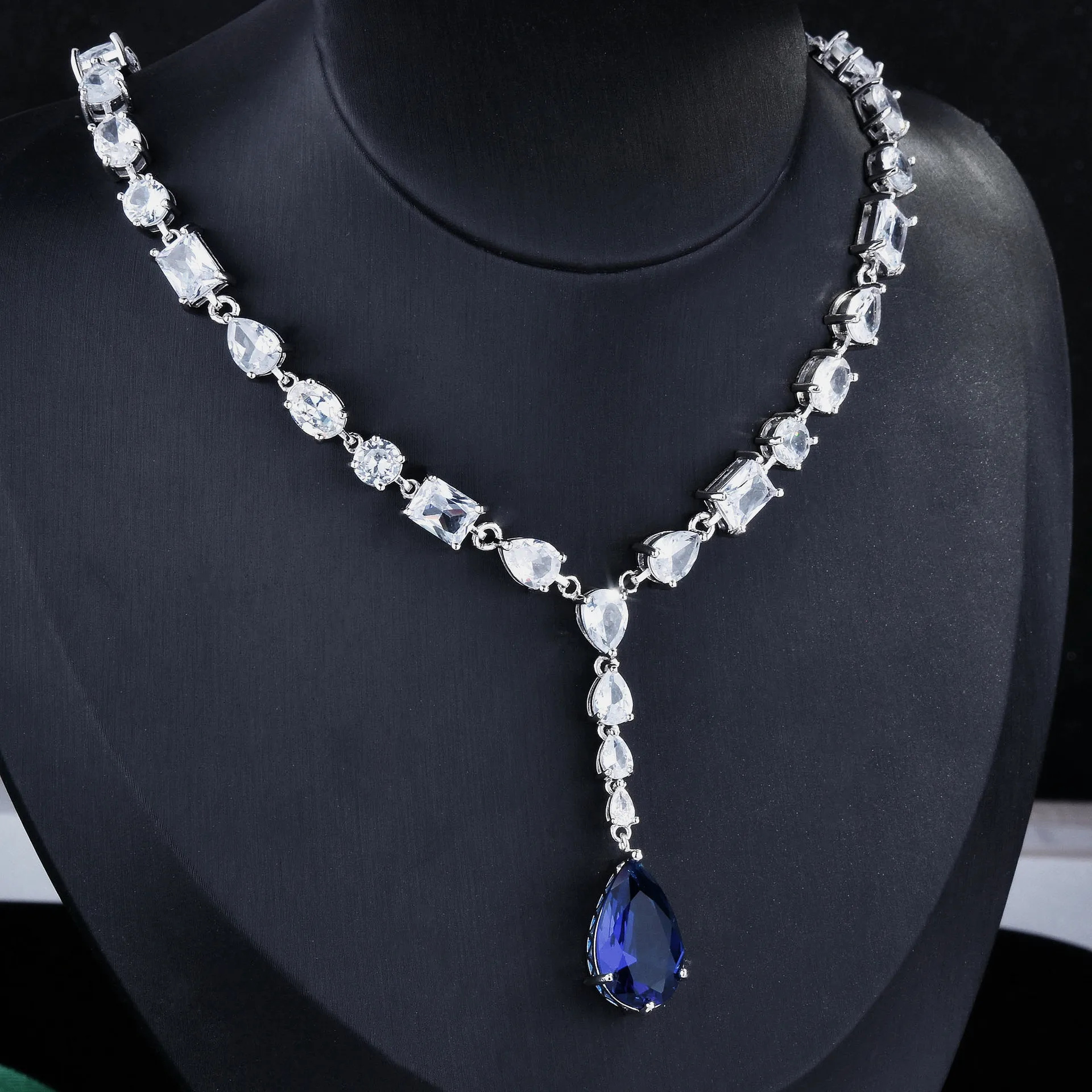 Rhinestone Sapphire Necklace Designer Azure Galaxy Water Drop Brilliant High Carbon Diamond Luxury Party Wedding Necklace