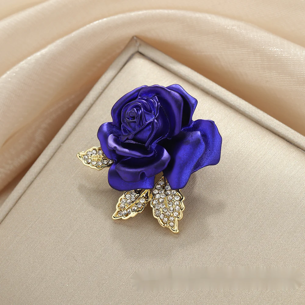 Neue Legierung Diamant besetzte Brosche mit High-End-Rose Mode Anzug Dekoration Weihnachtsgeschenk Brust Blume_voghion.com