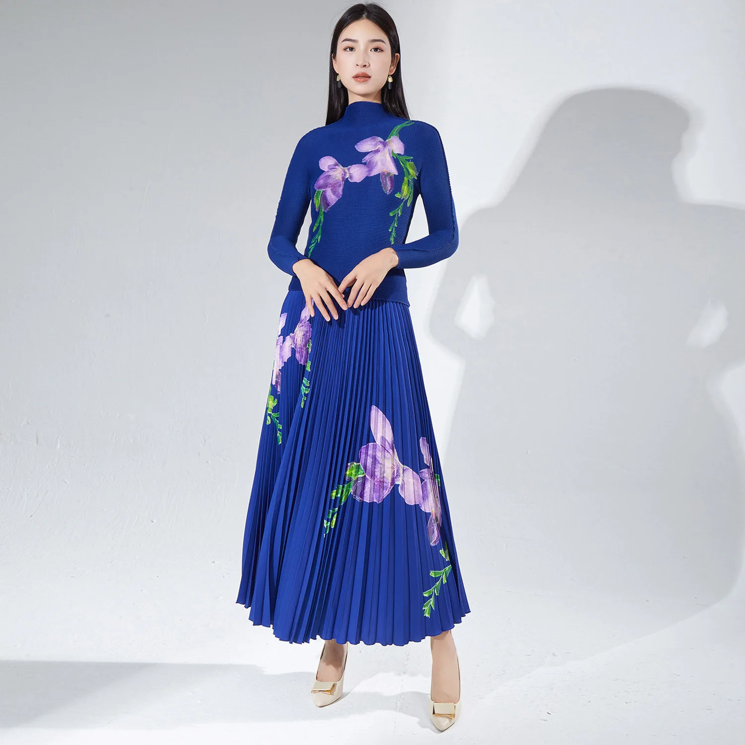 

2023 Fashion women's printed long-sleeved top + skirt slim two-piece set