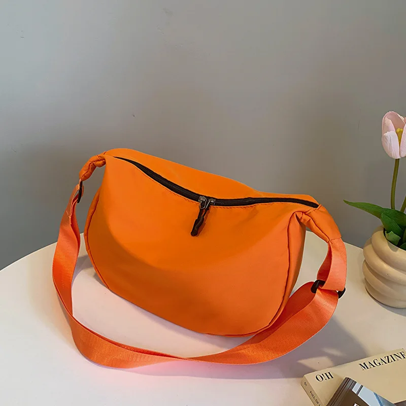 

2024 New Women's Fashion Simple Crossbody Bag Niche Style Single Shoulder Bag Retro Casual Orange Canvas Tote Bag with Zipper