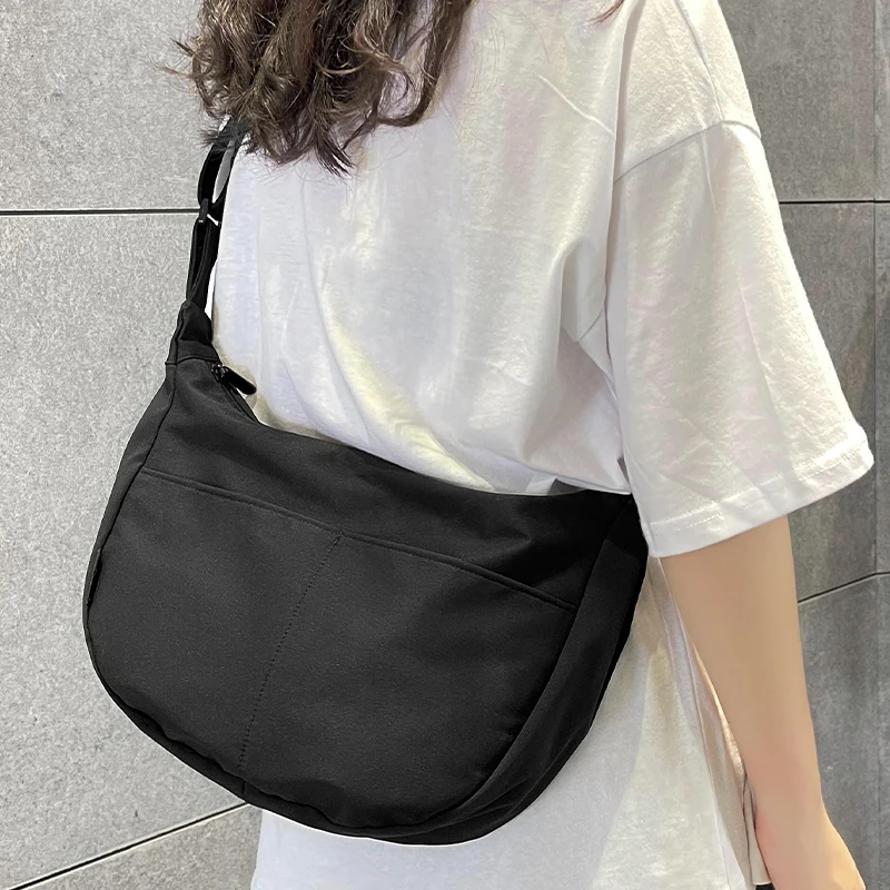 ショルダーバッグ Nylon oblique hobo cross bag black Hobo Style Crossbody Bag Men Women | Dumpling Crossbody Bag