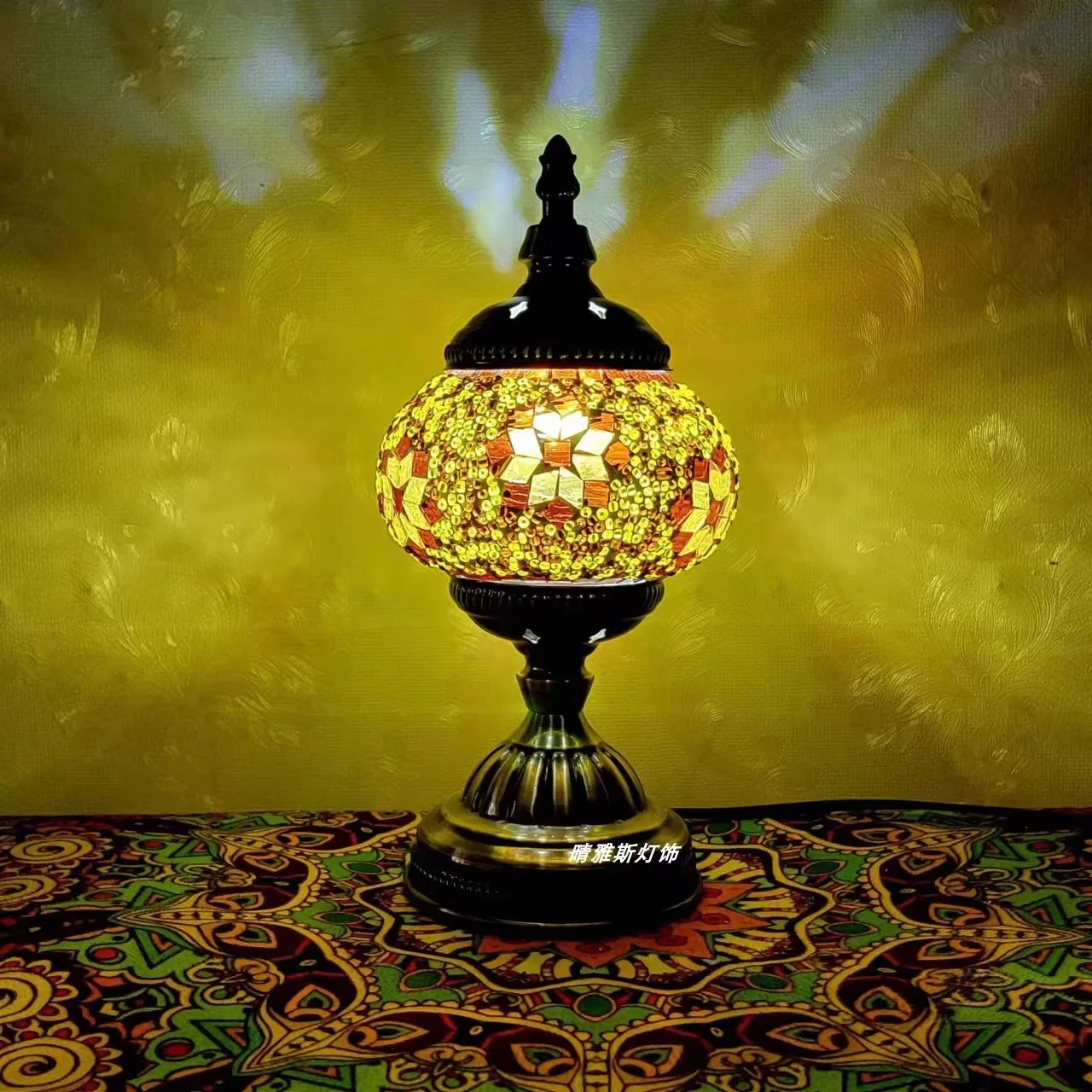 その他 vintage Turkish Lamp Fiery Echoes: Vintage Turkish Lamp with Waves Mosaic