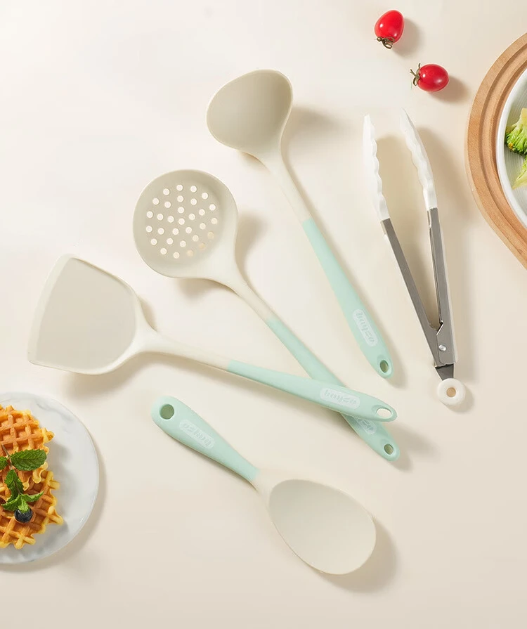 Description Picture 3 of item5pcs silicone spatula set for household use, non stick pot, baby food special spatula and spoon combination kitchen gadgets