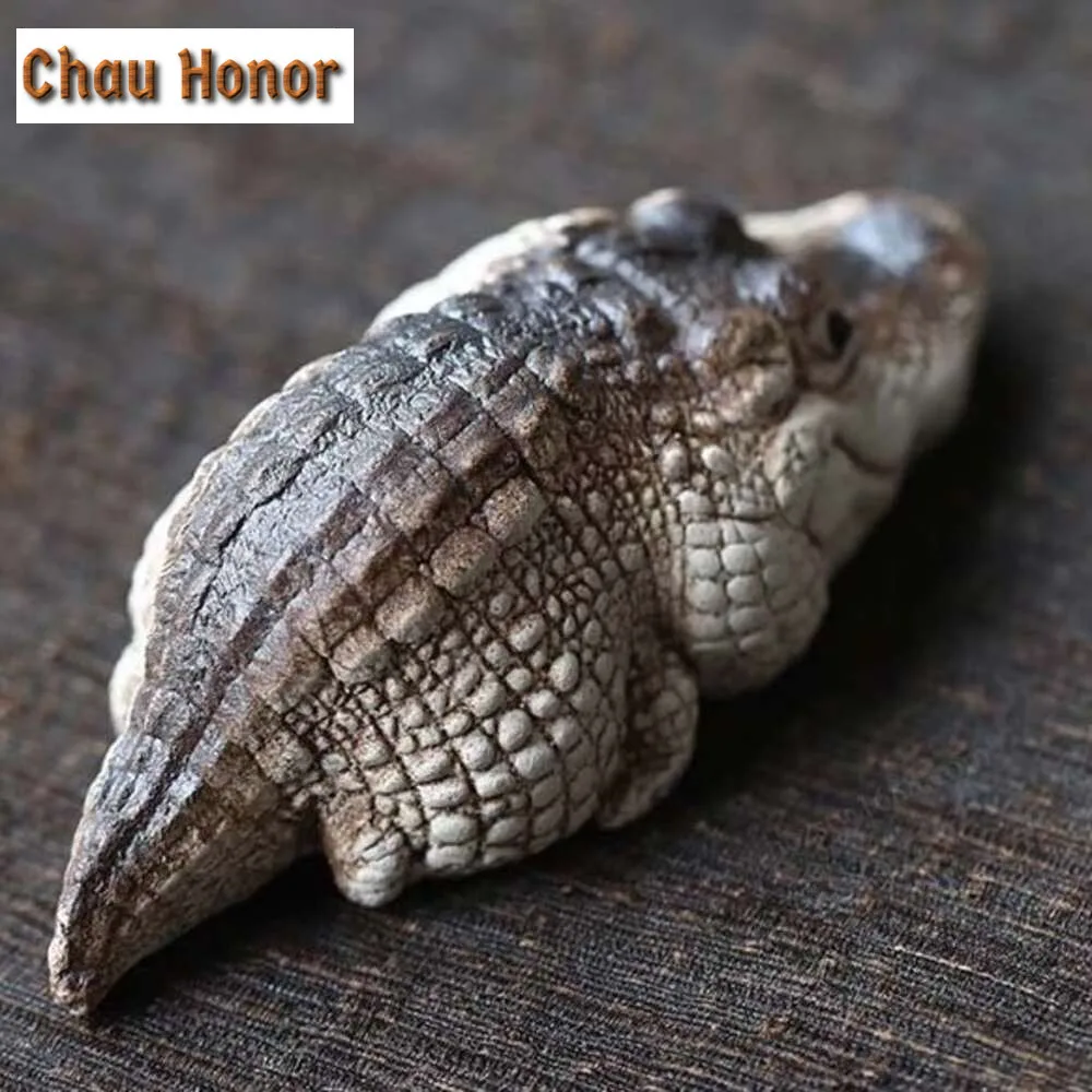 Chinese Yixing Purple Clay Tea Pet Lucky Crocodile Statue Ornaments Tea Play Figurine Desktop Crafts Zisha Tea Set Decoration