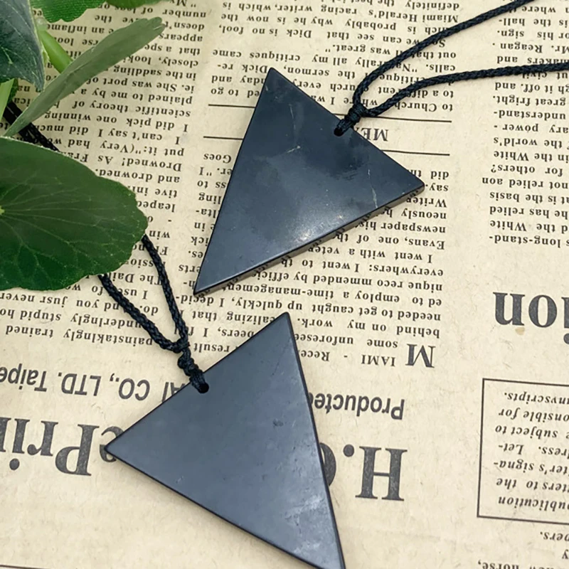 High Quality Wholesale Shungite Reverse Triangle Pendant Conductive Energy Gift for Decoration & Healing