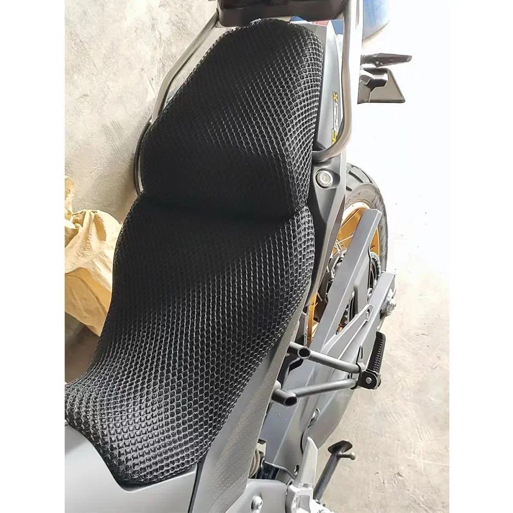 Neues Zubehör Schutzkissen Sitzbezug für VOGE 525DS 525DSX DS525 DS / DSX 525 Nylongewebe Sattelsitzbezug – Detail 2