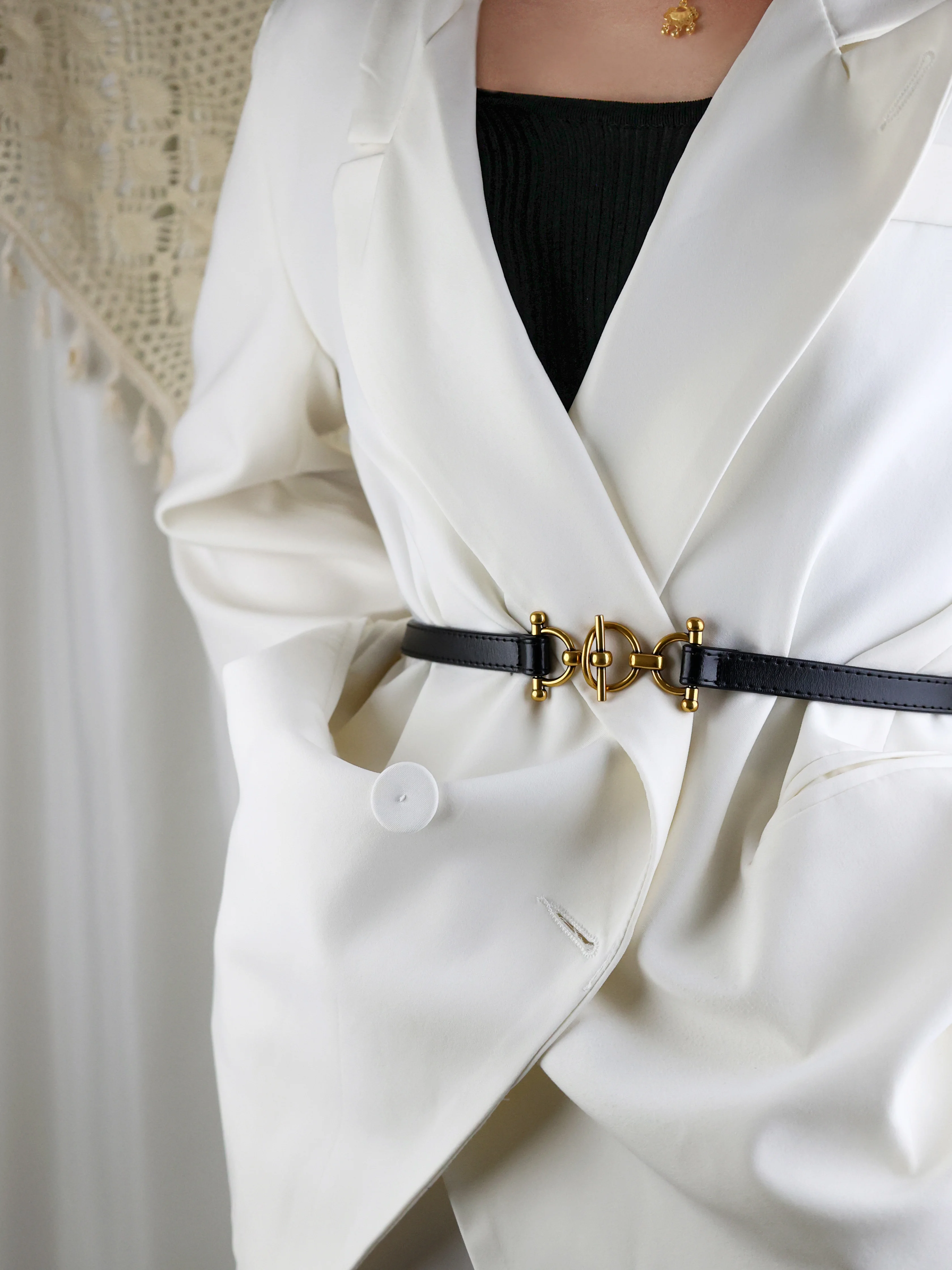 Neuer Luxus-Damengürtel, klassisch, einfarbig, Leder, dünne Gürtel, dünne Taillengürtel für Kleider mit Legierungsschnalle, schmaler Bund – Detail 1
