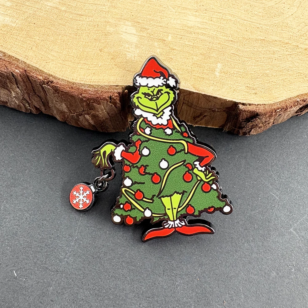 Weihnachtsfilm-Emaille-Pins: Lustige grüne pelzige Monster-Brosche, dekorative Anstecknadeln, Revers- und Rucksack-Schmuck, Geschenk für Fans – Detail 9
