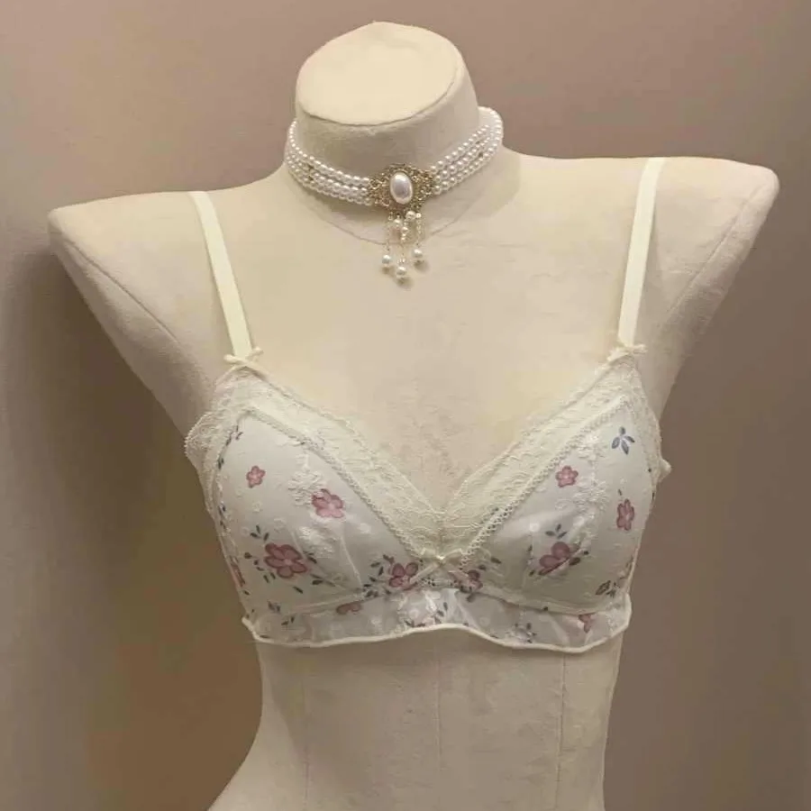 طقم حمالة صدر نسائية فاخرة بتصميم فرنسي أصلي بنقشة زهور، بدون أسلاك، بكوب رفيع، بأسلوب أنيق وعصري.